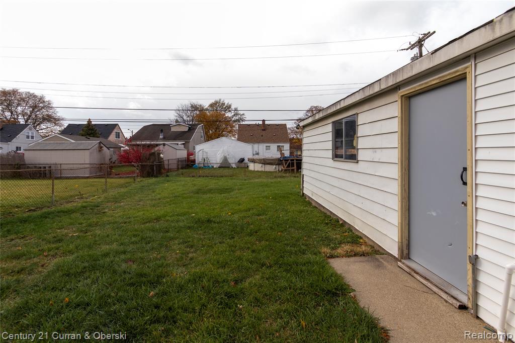 7077 Deering Street, Garden City, MI — Photo 29