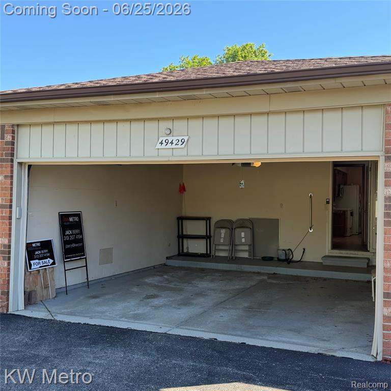 49429 Ferrisburg Court, Utica, MI 48315 — Photo 35