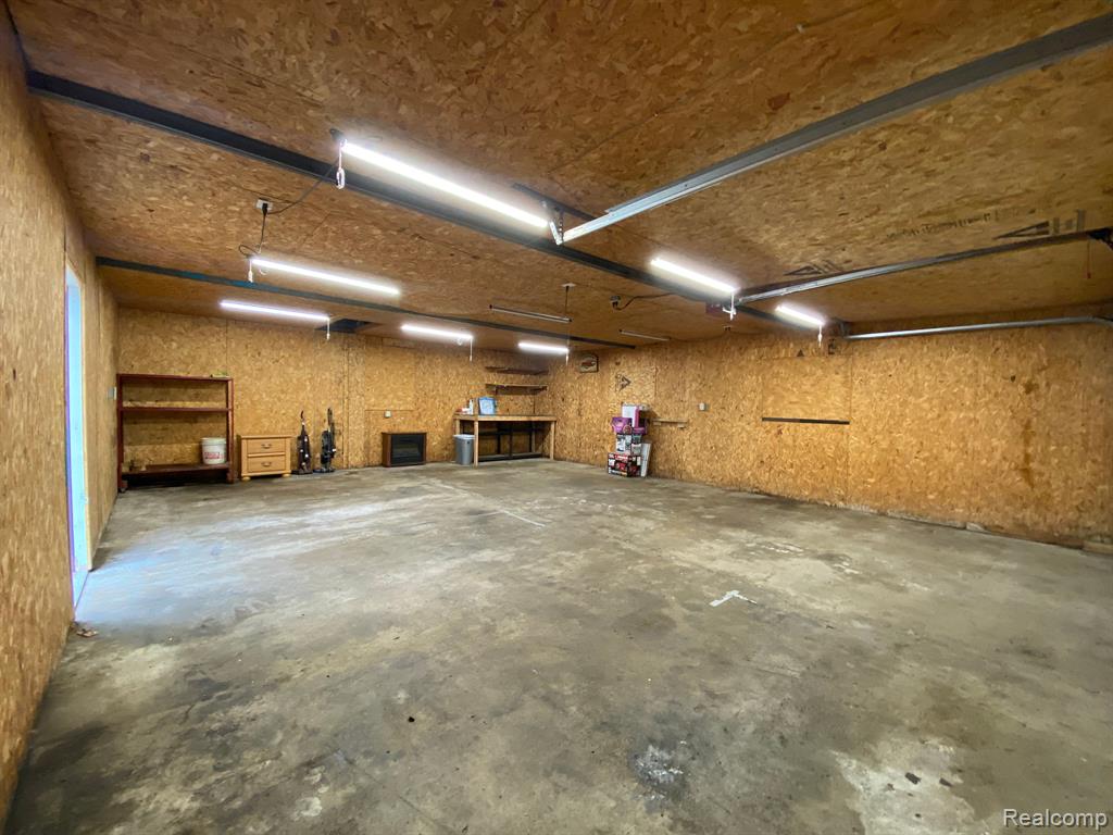 600 NORTH Road, Fenton, MI 48430 — Photo 22