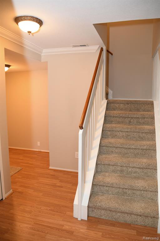 22450 SILVER CREEK Drive, Woodhaven, MI 48183 — Photo 16