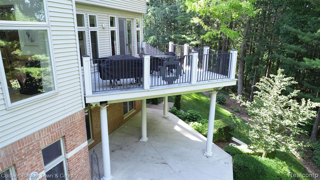 9945 ROLLING GREENS Drive, Pinckney, MI 48169 — Photo 6