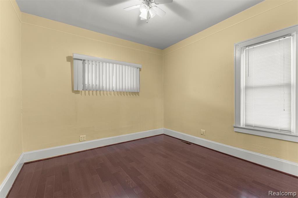 5210 Maple Street, Dearborn, MI 48126 — Photo 15