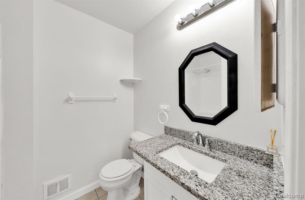 8862 OPORTO Street, Livonia, MI 48150 — Photo 10