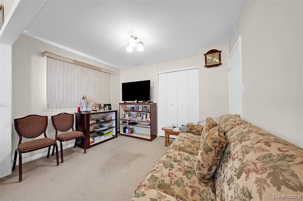 13341 Albany Street, Oak Park, MI 48237 — Photo 4