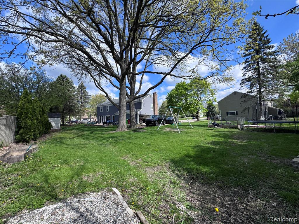 5203 Forestdale Court, West Bloomfield, MI — Photo 41