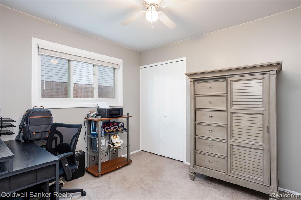 1068 KINGS, Canton, MI 48188 — Photo 16