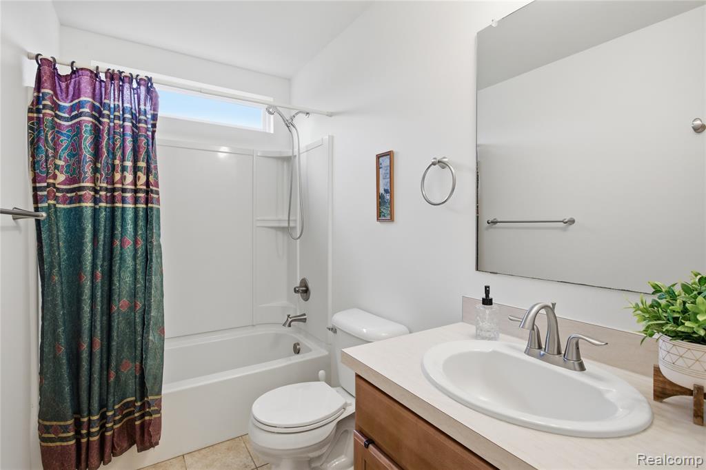 10909 Bouldercrest Drive, South Lyon, MI 48178 — Photo 21