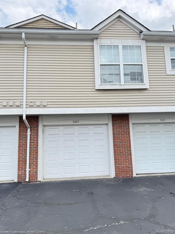 5685 PINE AIRES Drive, Sterling Heights, MI 48314 — Photo 16