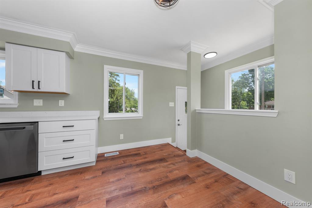 560 McMunn Street, South Lyon, MI 48178 — Photo 11