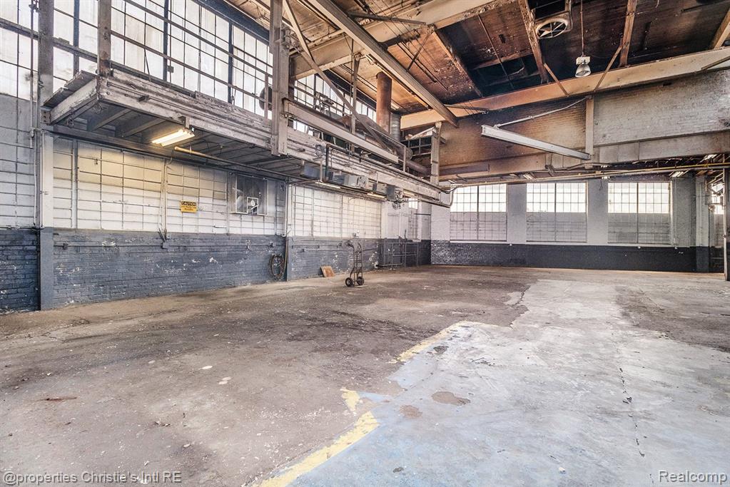 2731 JEROME Street, Detroit, MI 48212 — Photo 9