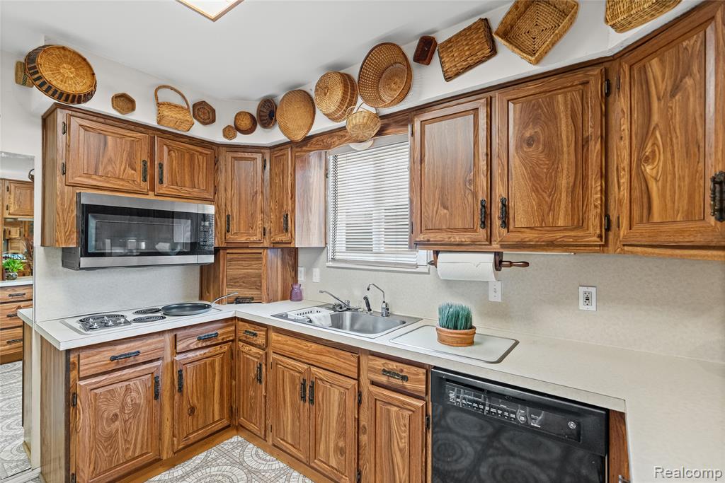 4480 Cherrytree Lane, Flint, MI 48507 — Photo 18