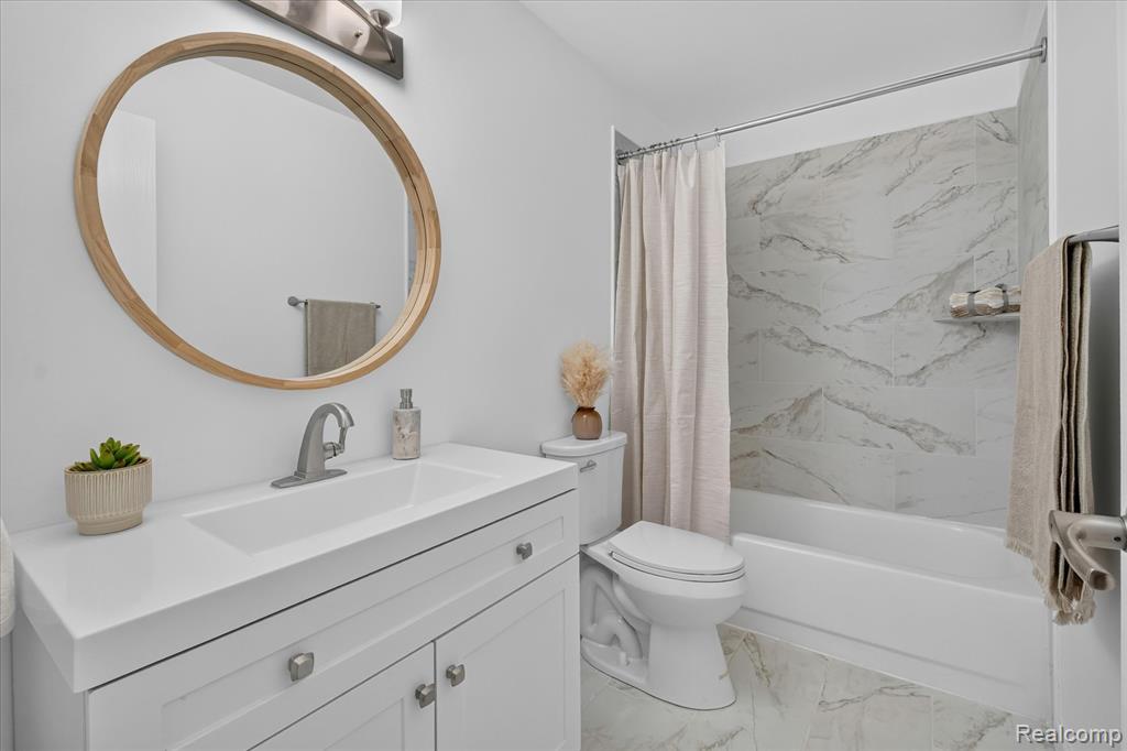 61165 Greenwood Drive, South Lyon, MI 48178 — Photo 20