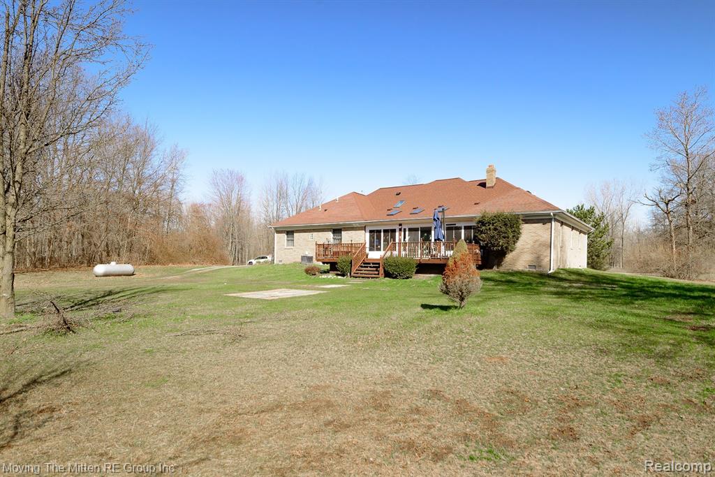 46901 EXECUTIVE Drive, Belleville, MI 48111 — Photo 2