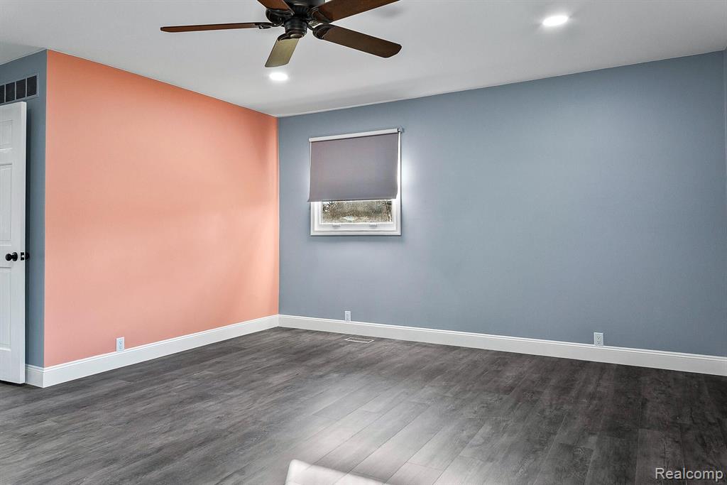 6865 FREDMOOR Drive, Troy, MI 48098 — Photo 22