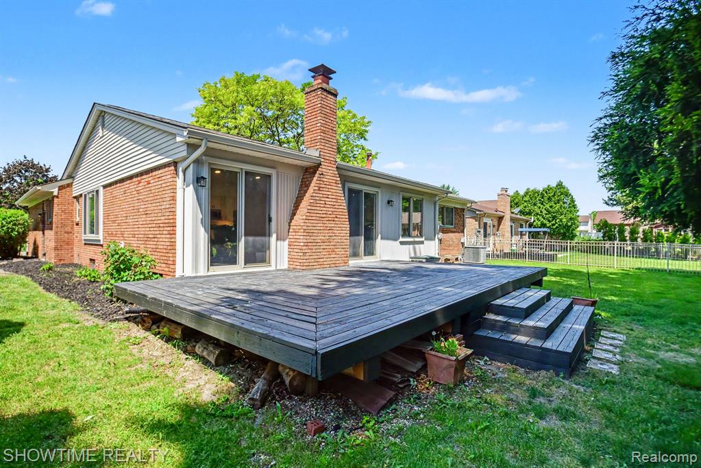 47726 Lexington Drive, Macomb, MI 48044 — Photo 26