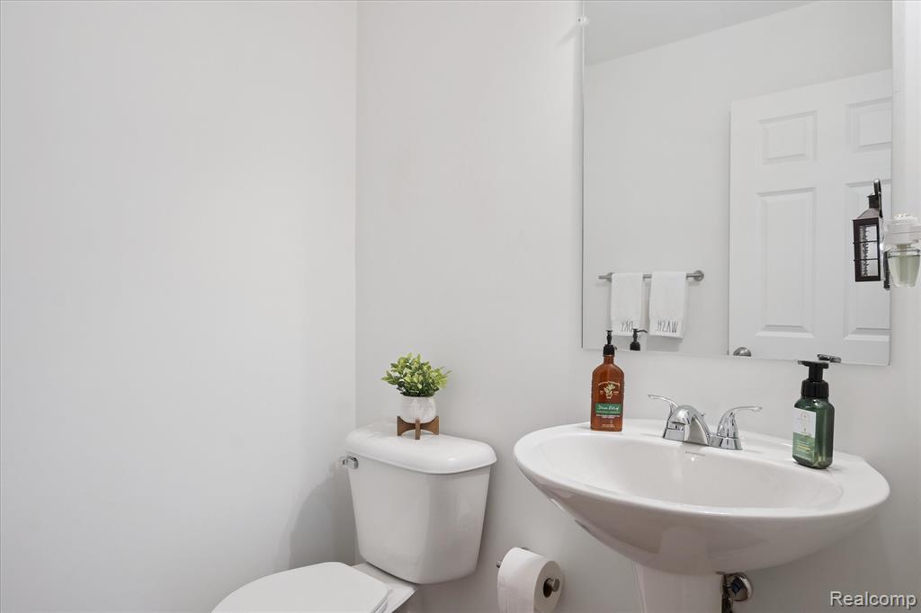 9163 White Tail Court, Ypsilanti, MI 48197 — Photo 19