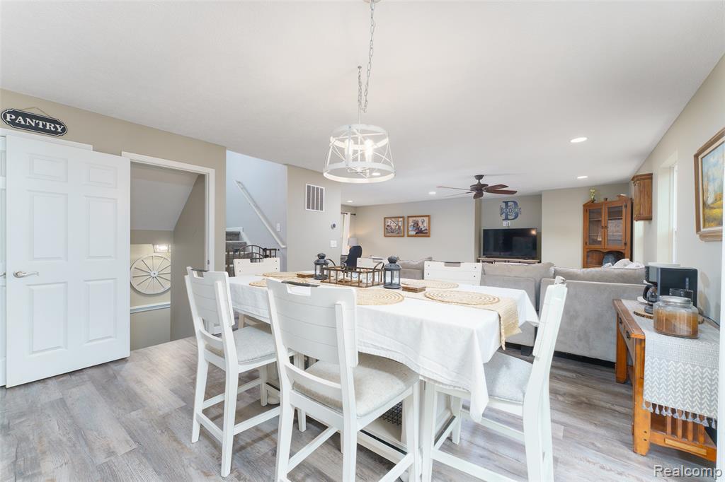 7047 Bennington Greens Drive, Owosso, MI 48867 — Photo 8