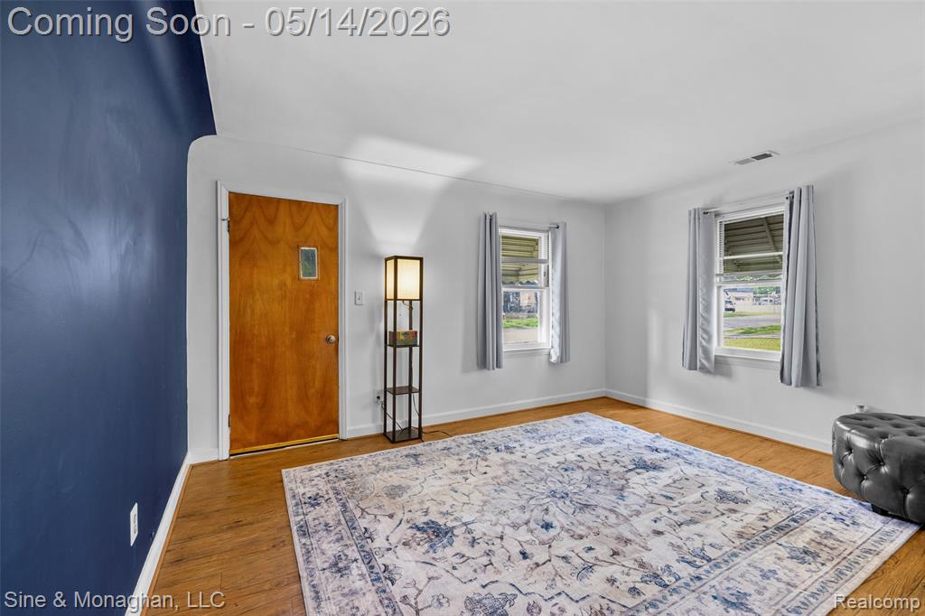 49 E Madge Avenue, Hazel Park, MI 48030 — Photo 6