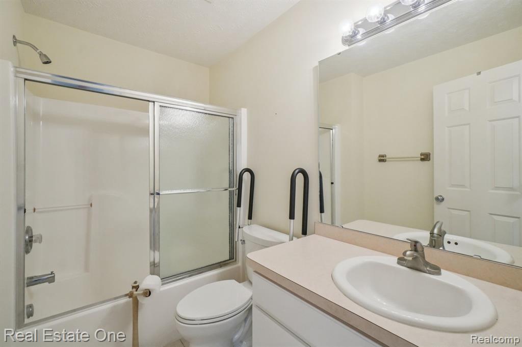 480 Hosta, Howell, MI 48843 — Photo 25