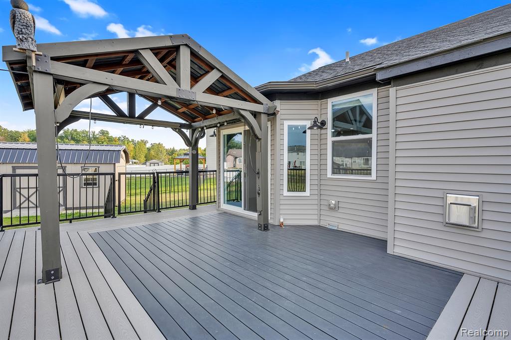 8185 Hidden Cove Court, Grand Blanc, MI 48439 — Photo 47