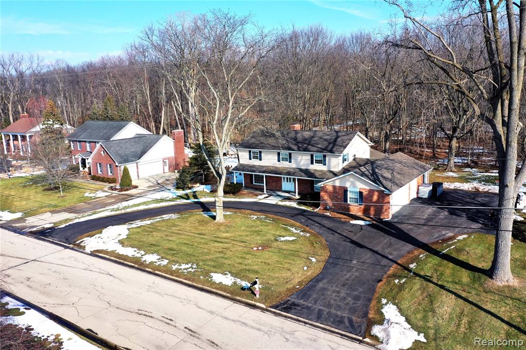 9693 BURNING TREE Drive, Grand Blanc, MI 48439 — Photo 49