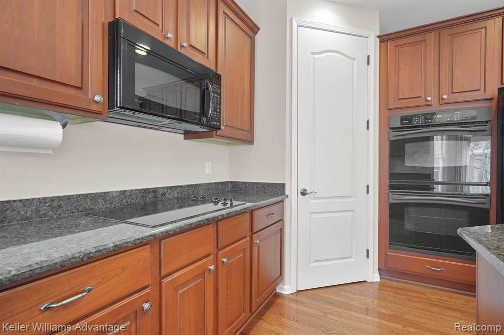 47232 MERION Circle, Northville, MI 48168 — Photo 29