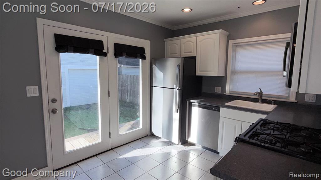 101 W HUDSON Avenue, Madison Heights, MI 48071 — Photo 5