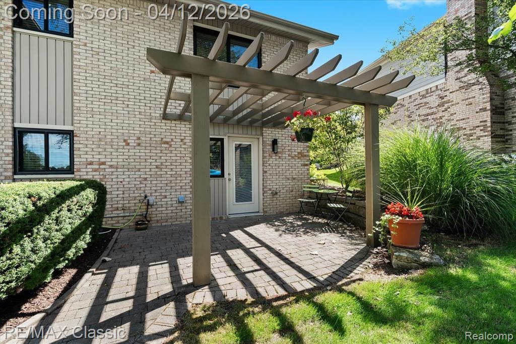 4751 Winewood Lane, Commerce Twp, MI 48382 — Photo 11
