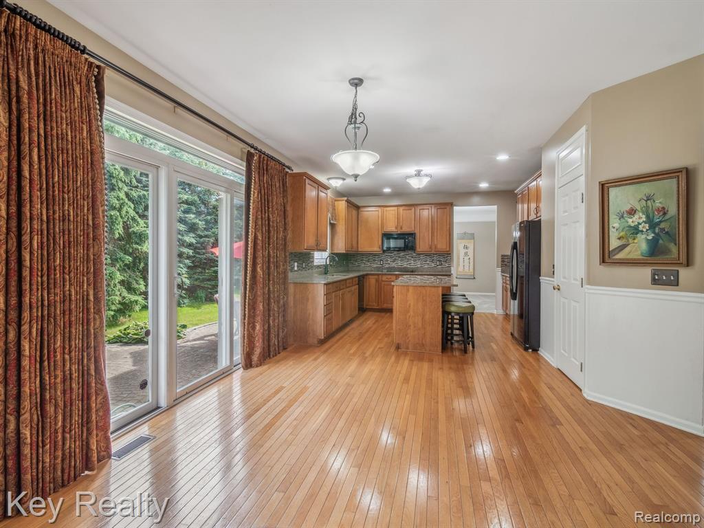 50424 LIVINGSTON Drive, Northville, MI 48168 — Photo 6