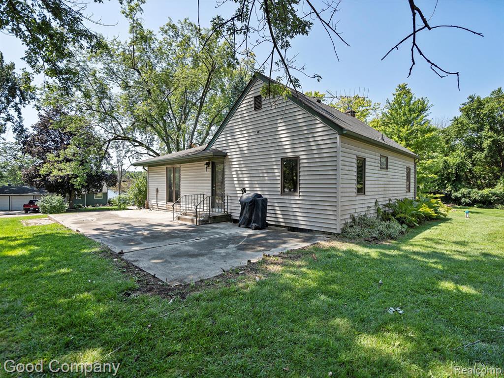 210 SCHRUM Drive, Whitmore Lake, MI 48189 — Photo 31