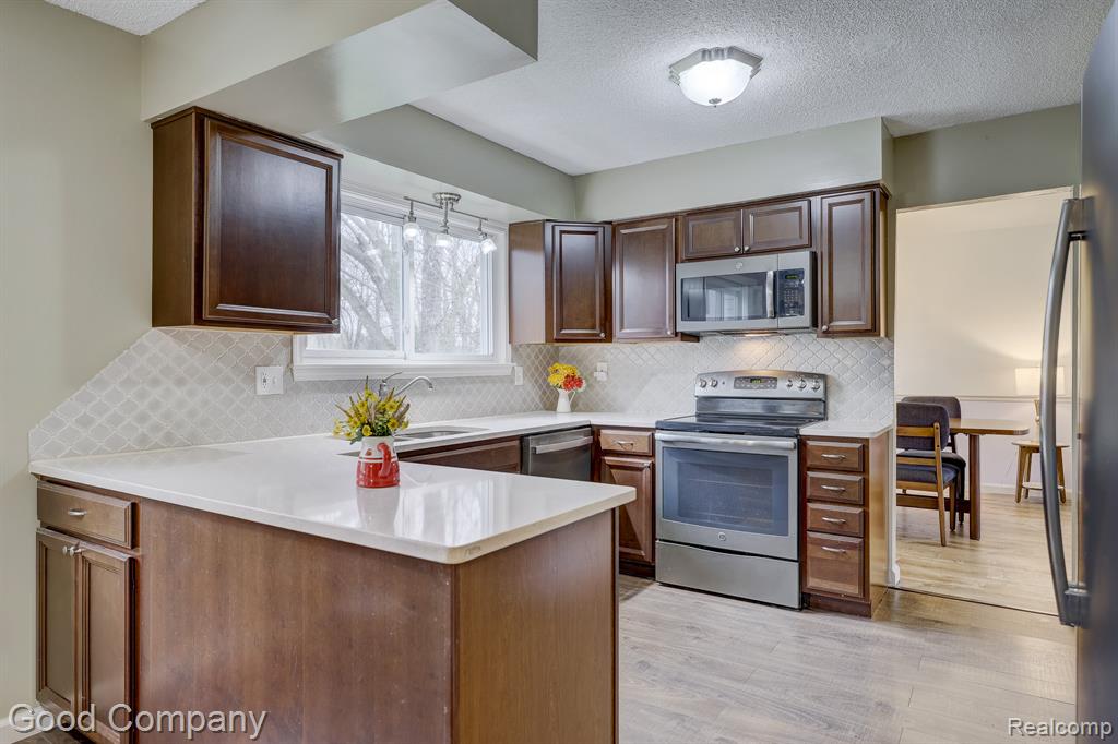 42293 Saltz Road, Canton, MI 48187 — Photo 15