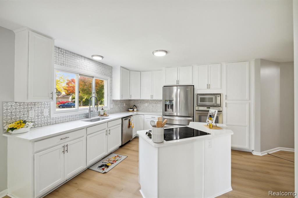 45516 VIOLET Lane, Novi, MI — Photo 16