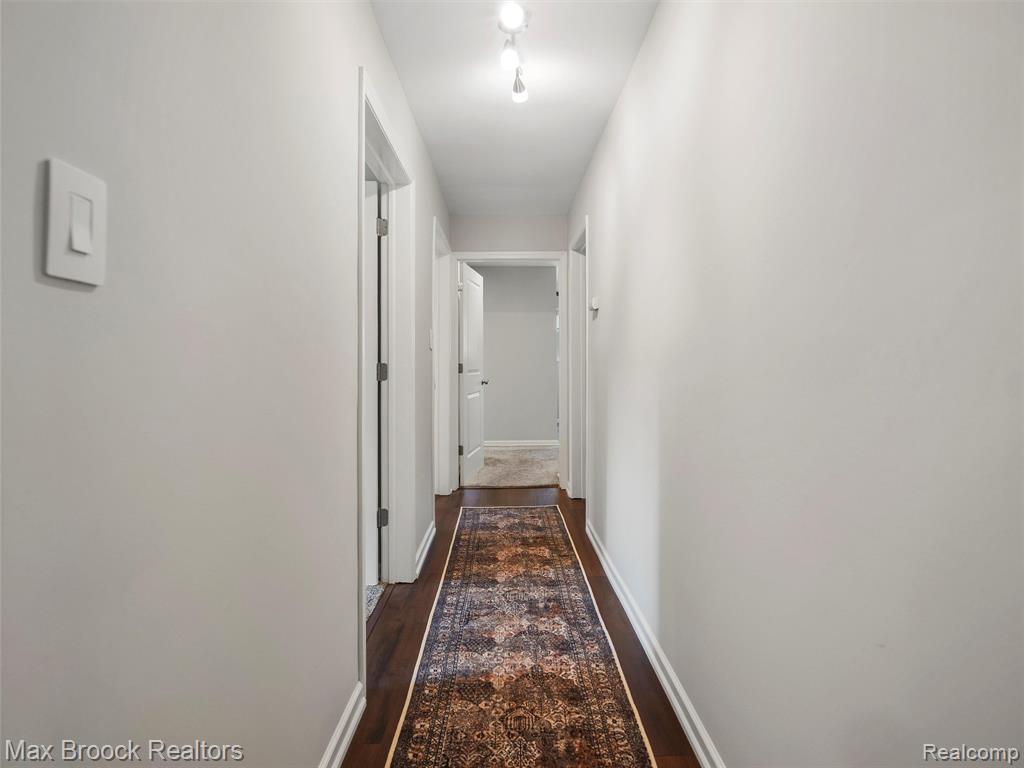 4740 Burnley Drive, Bloomfield Hills, MI 48304 — Photo 29