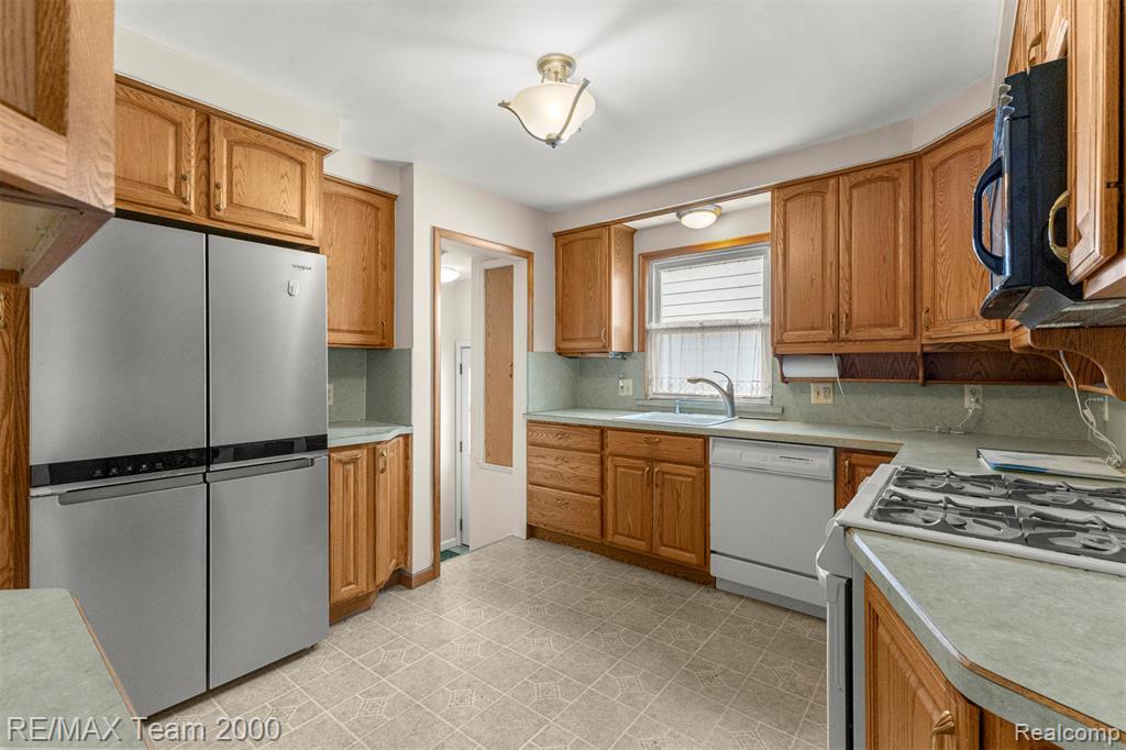4028 18th Street, Wyandotte, MI 48192 — Photo 11