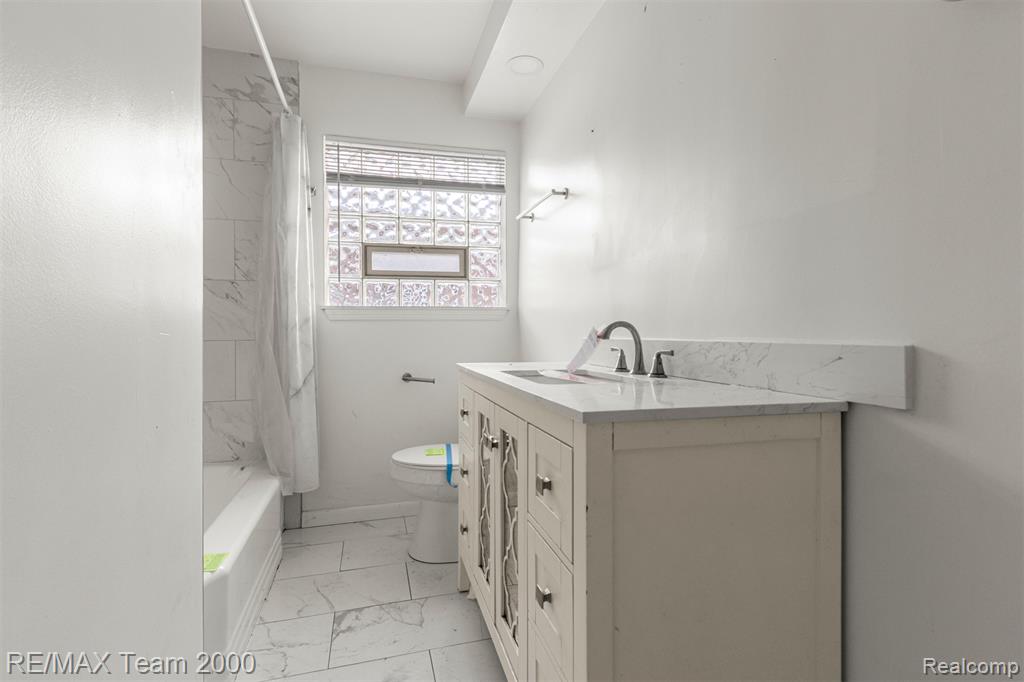 20295 Huntington Road, Detroit, MI 48219 — Photo 22