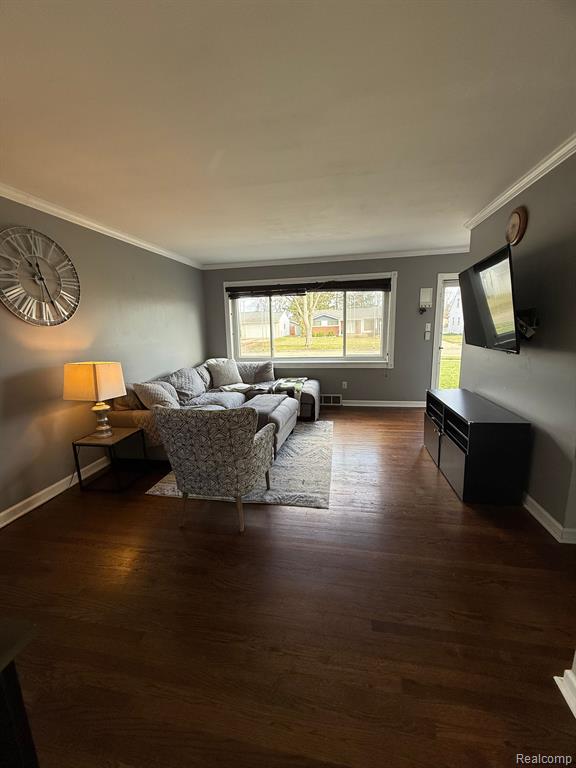 6035 GRAPER Drive, Waterford, MI 48329 — Photo 8