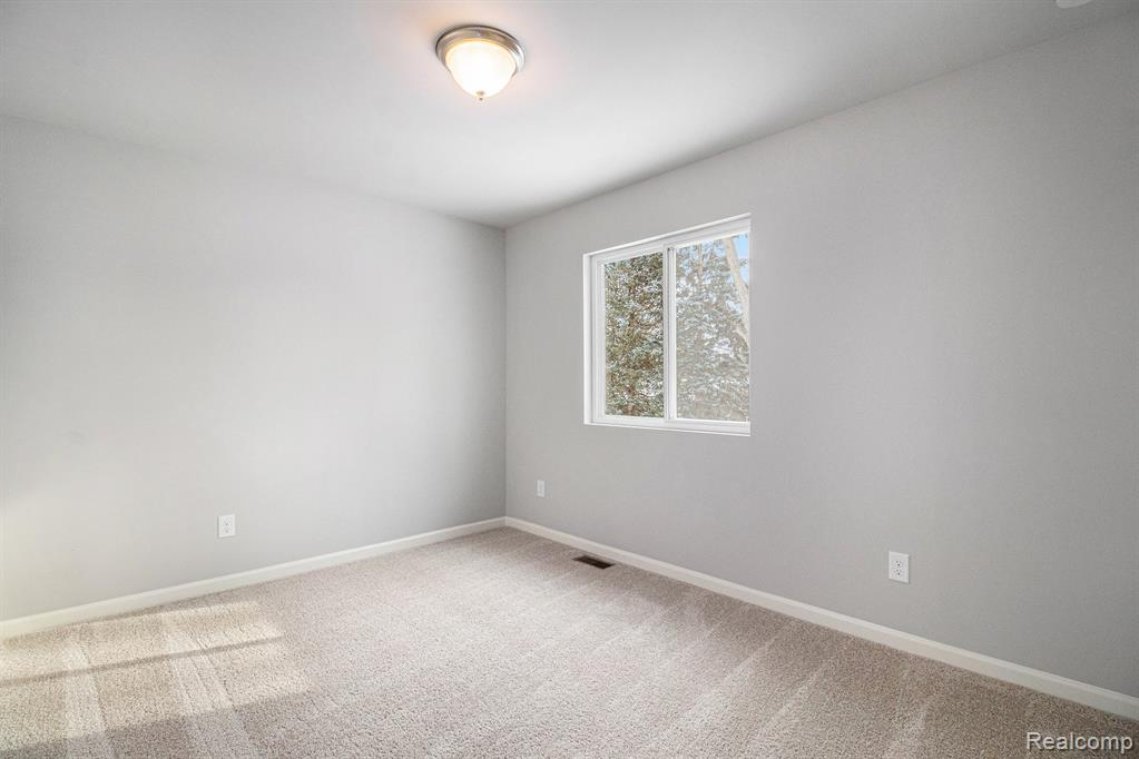 207 Kingsberry Drive, Blissfield, MI 49228 — Photo 17