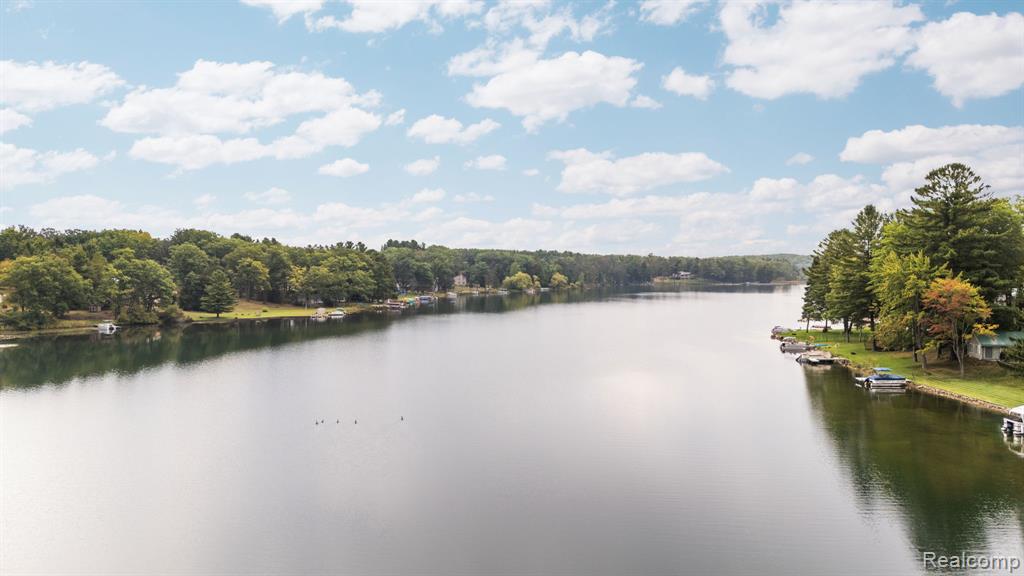 681 Lakeview Drive, Harrison, MI 48625 — Photo 22