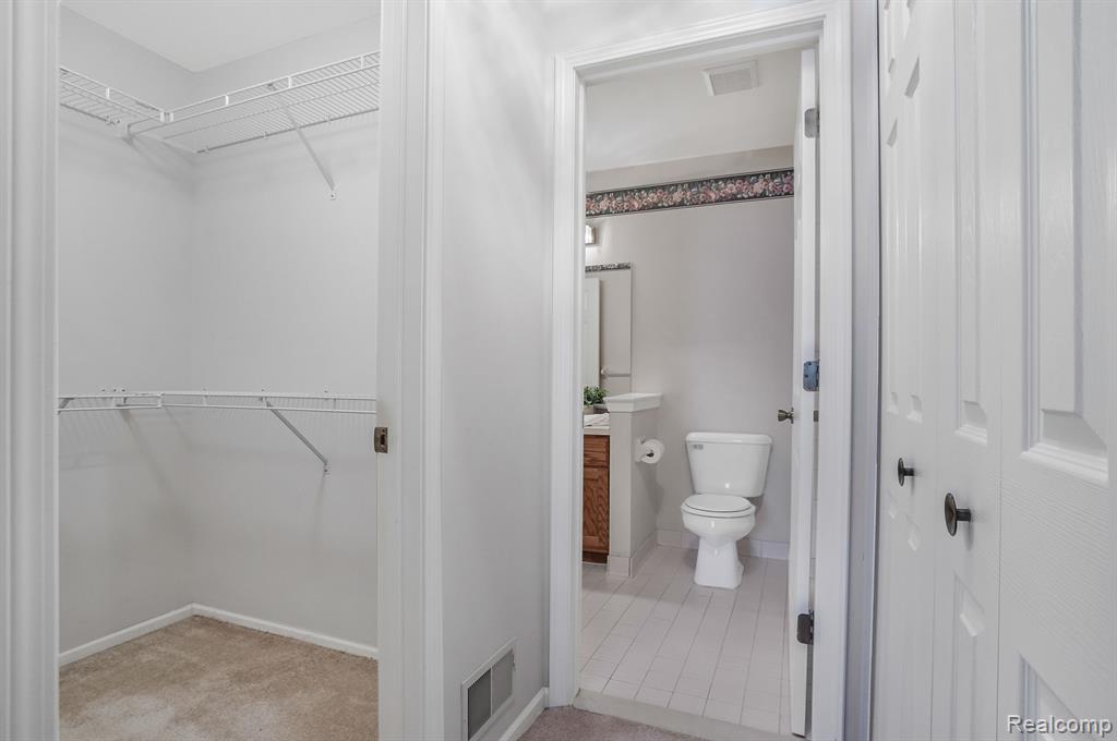 1000 PINEWOOD, Brighton, MI 48116 — Photo 14