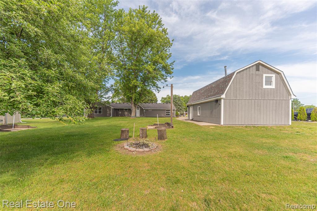 912 N Wixom Road, Wixom, MI 48393 — Photo 42