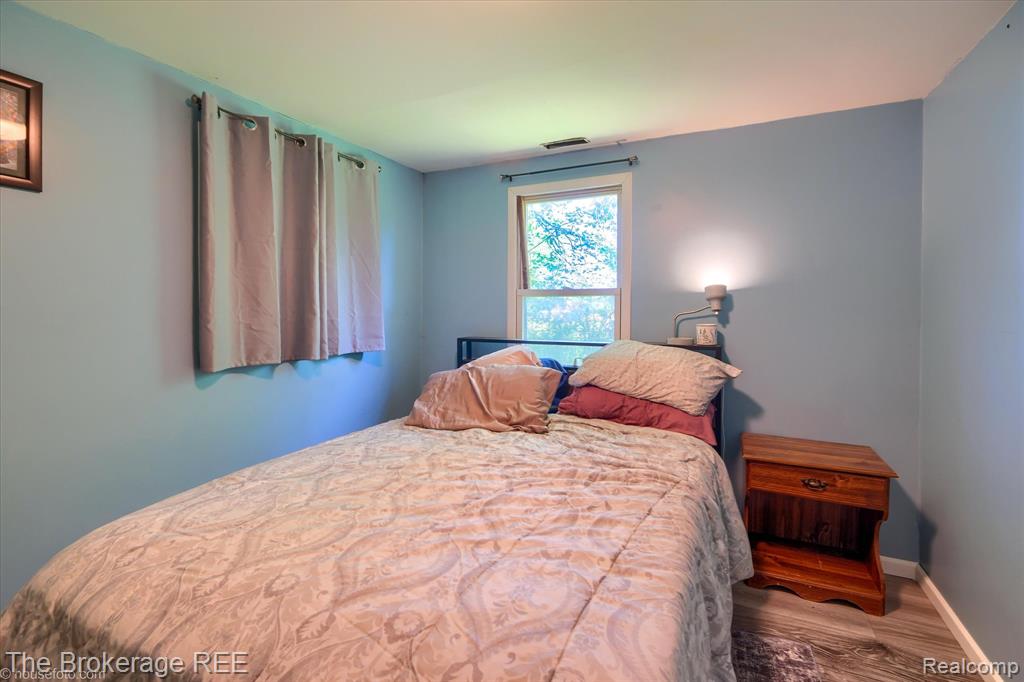2453 Clarice Avenue, Burton, MI 48519 — Photo 11