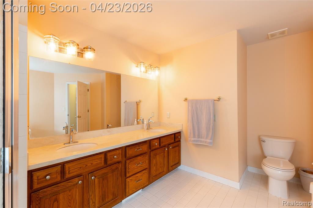 3915 Winslow Drive, Auburn Hills, MI 48326 — Photo 27