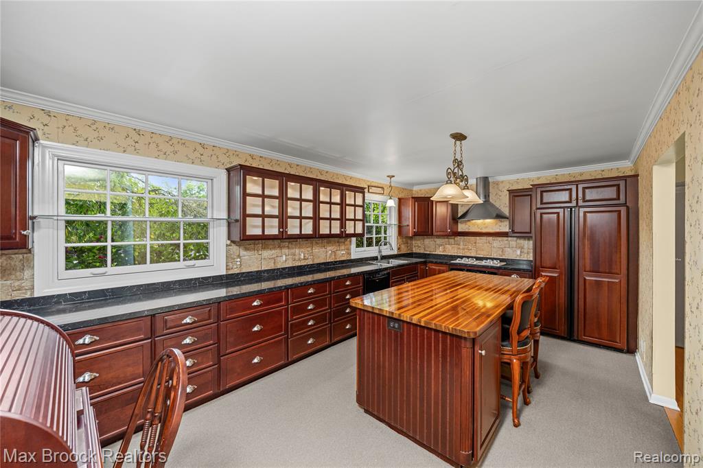 35550 Pleasant Valley Road, Farmington Hills, MI, 48331