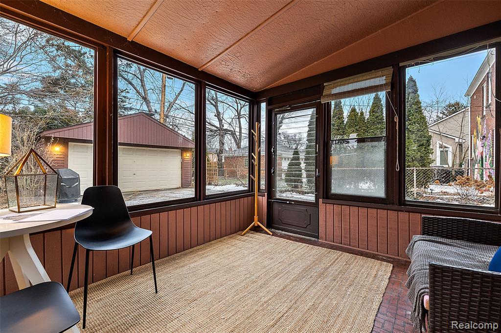 10024 Kingston Avenue, Huntington Woods, MI — Photo 19