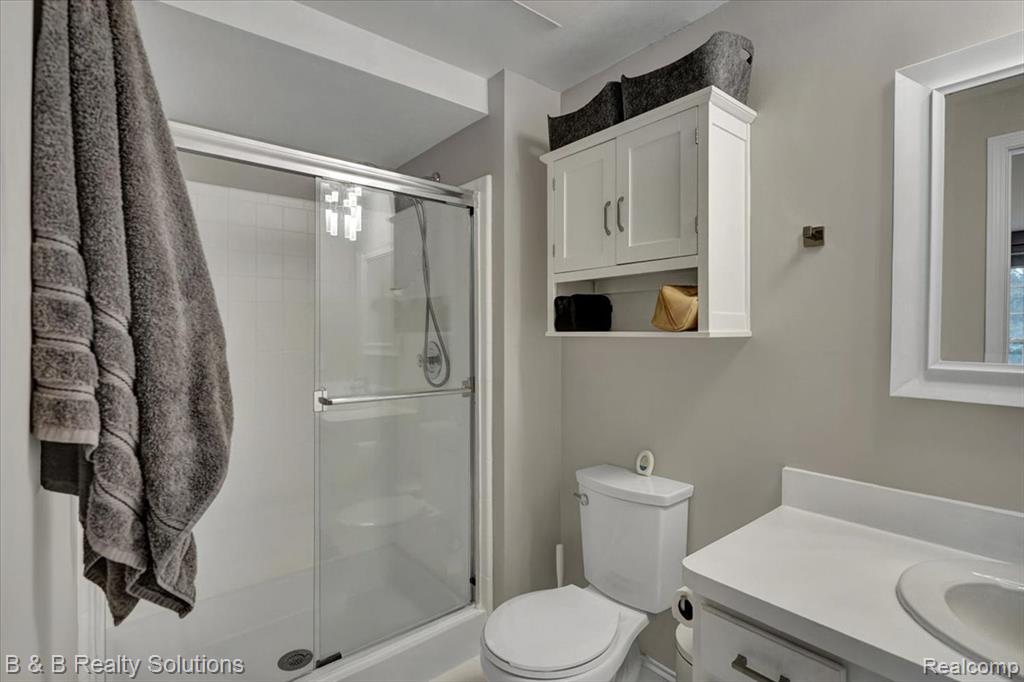 6750 Wing Lake Road, Bloomfield Hills, MI 48301 — Photo 28