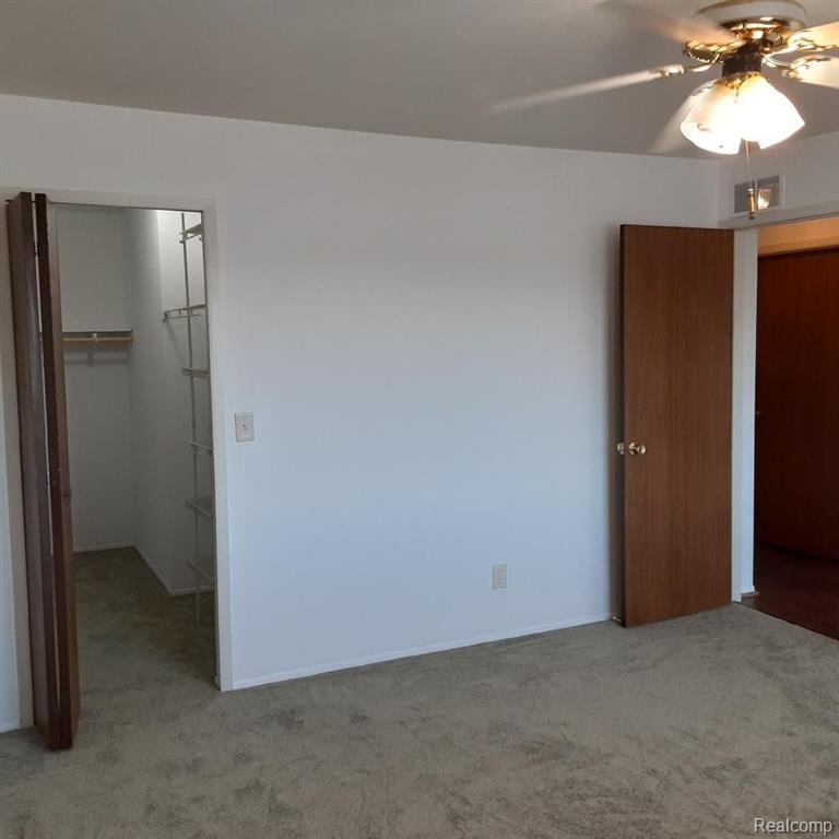 4672 E 10 MILE Road E, Warren, MI 48091 — Photo 9
