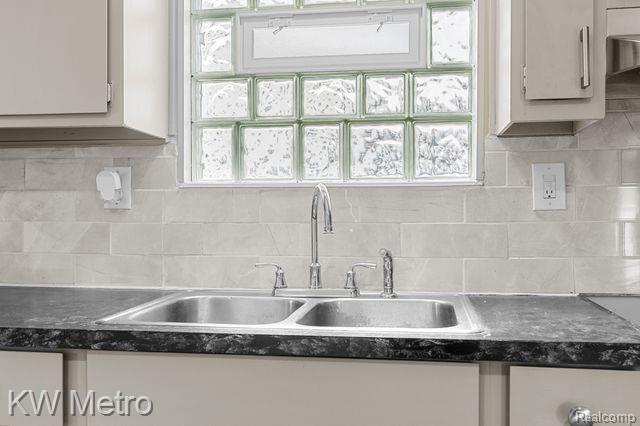 8135 REPUBLIC Avenue, Warren, MI 48089 — Photo 10