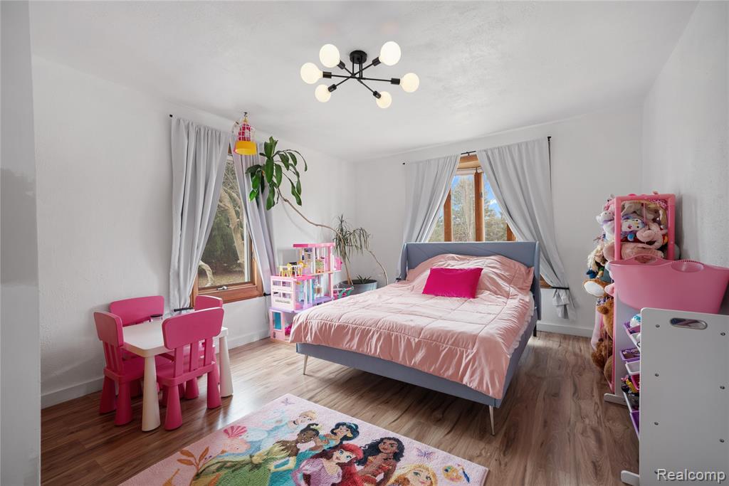 6810 N Territorial Road, Plymouth, MI, 48170