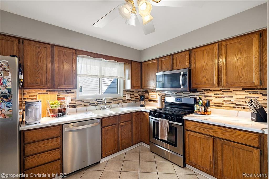 15900 Cumberland Street, Riverview, MI 48193 — Photo 22