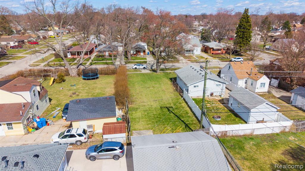 20751 Powers Avenue, Dearborn Heights, MI 48125 — Photo 3